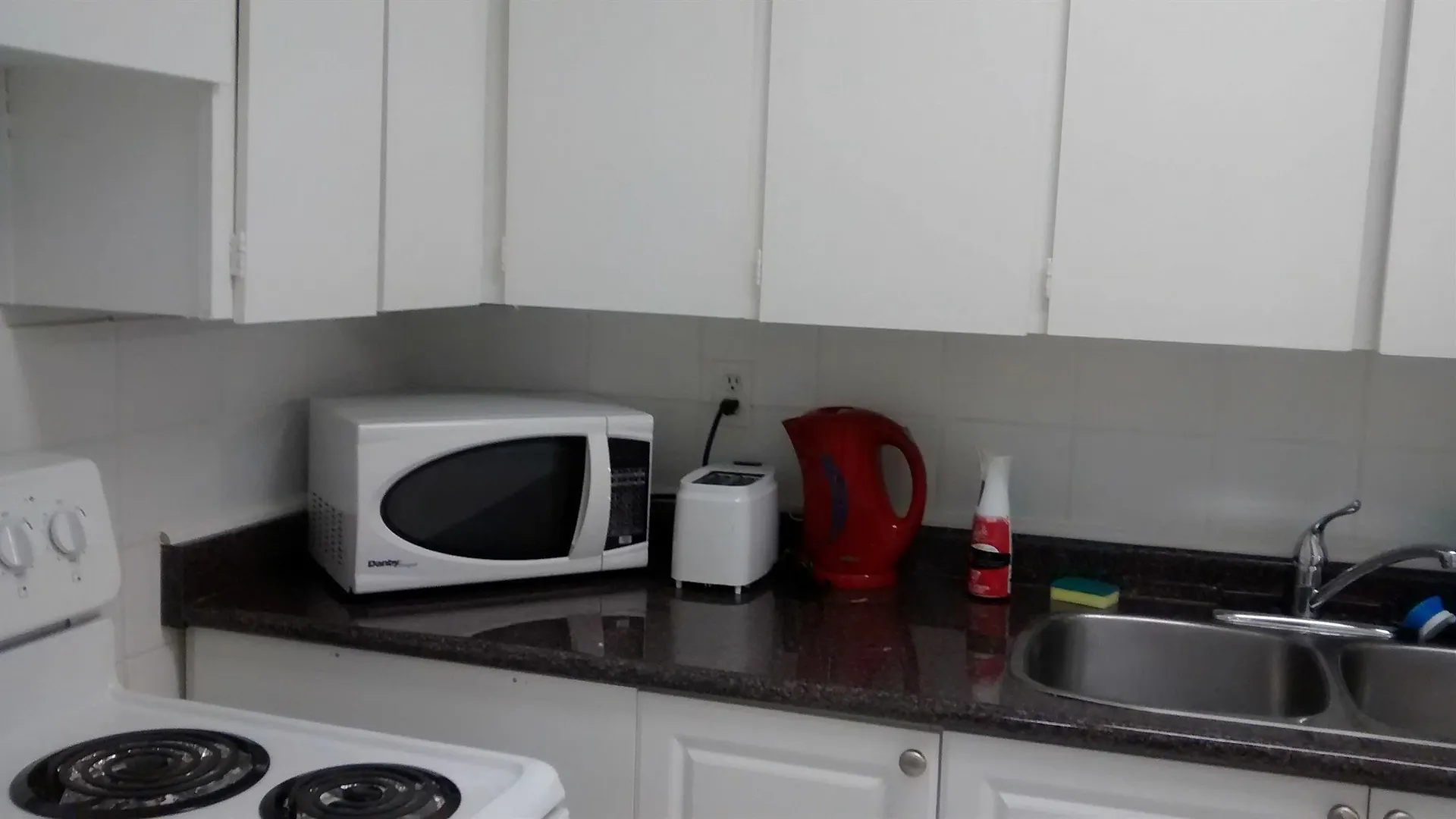 Toronto Furnished Living- Forest Manor
